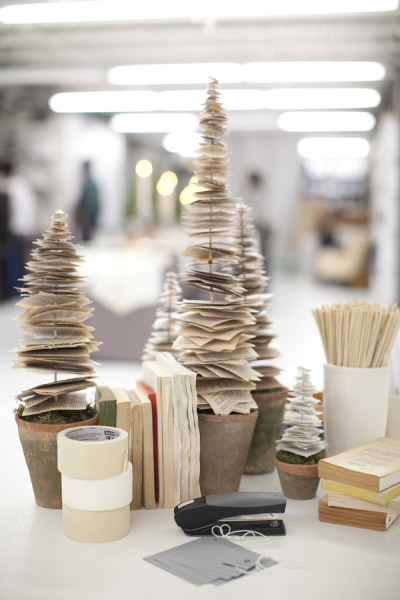 Modern desk paper christmas tree